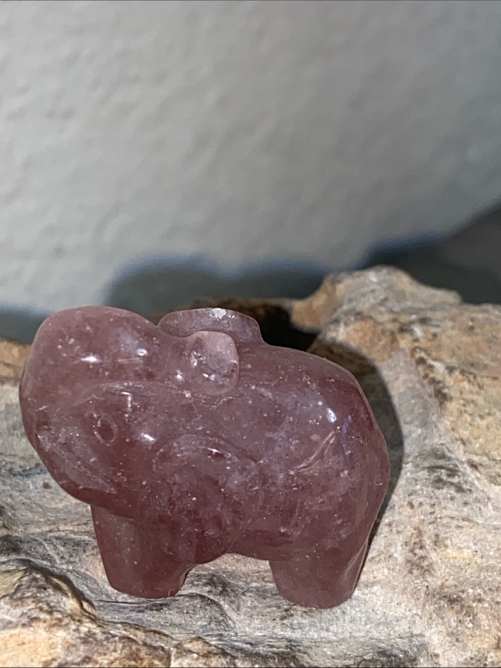 5/$10❤️❤️❤️NEW Carved STRAWBERRY QUARTZ Trunks Up Elephant